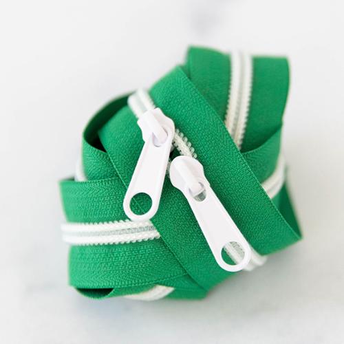 30" Zipper in Kelly by Stitch Supply